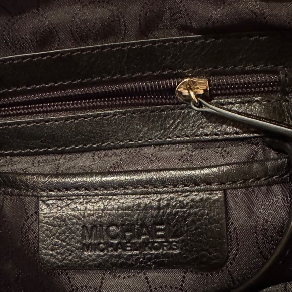 Michaels Kors Signature Logo Shoulder Bag - Picture 4 of 4
